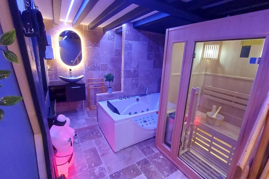 Loveroom Sauna, Balneo, Parking Prive Dans Le Centre De Онфльор Екстериор снимка