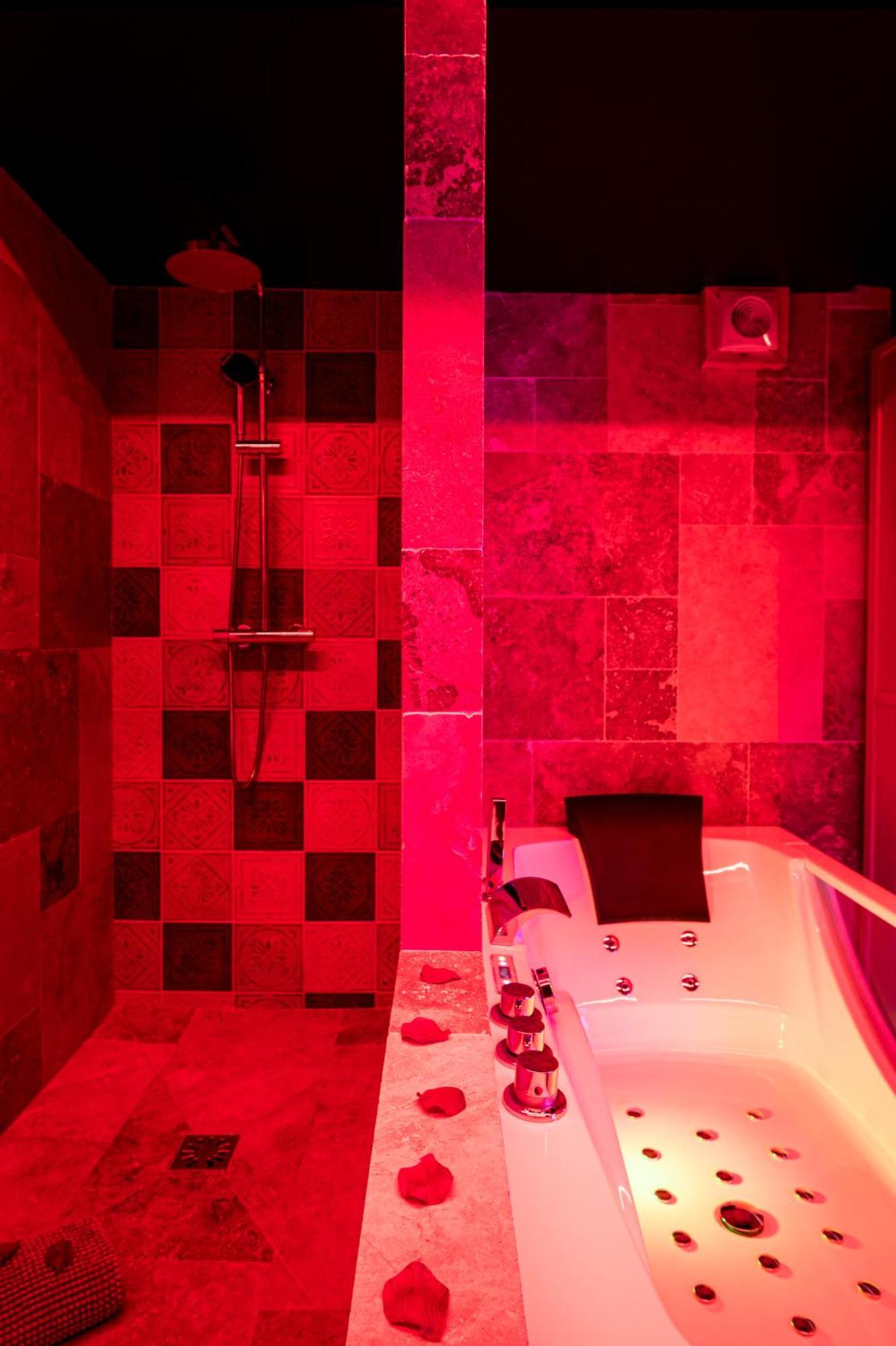 Loveroom Sauna, Balneo, Parking Prive Dans Le Centre De Онфльор Стая снимка