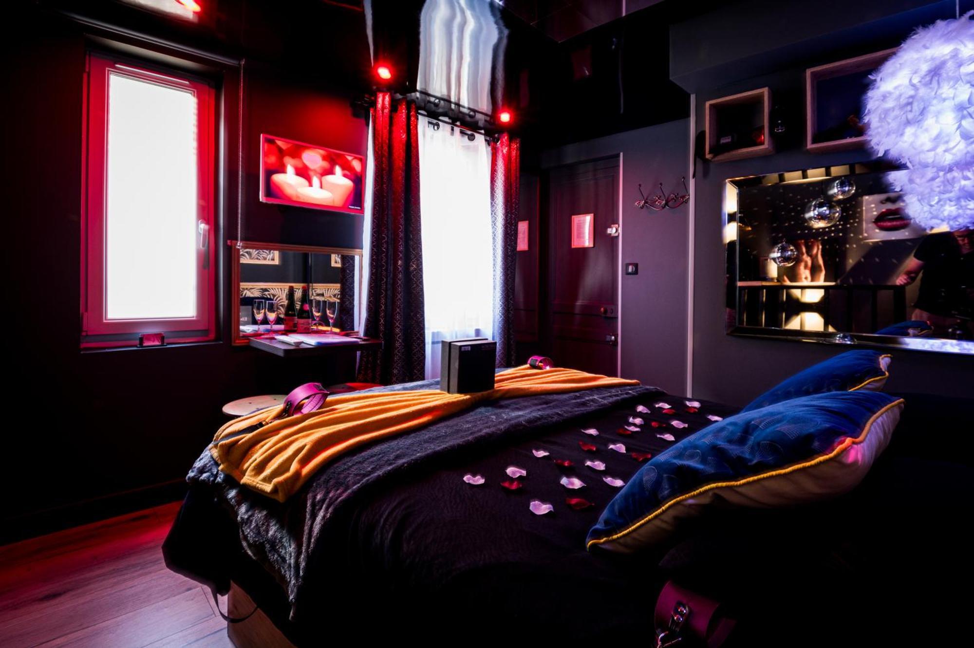 Loveroom Sauna, Balneo, Parking Prive Dans Le Centre De Онфльор Стая снимка
