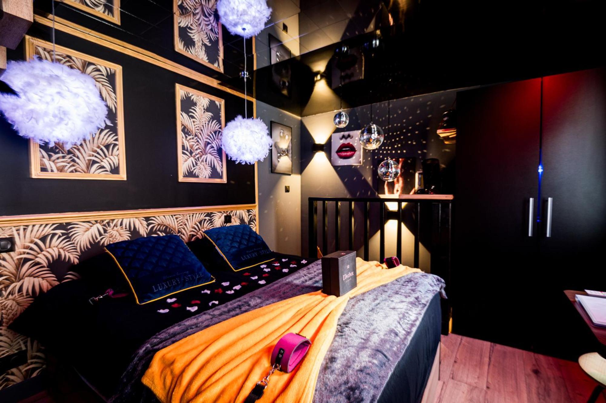 Loveroom Sauna, Balneo, Parking Prive Dans Le Centre De Онфльор Стая снимка