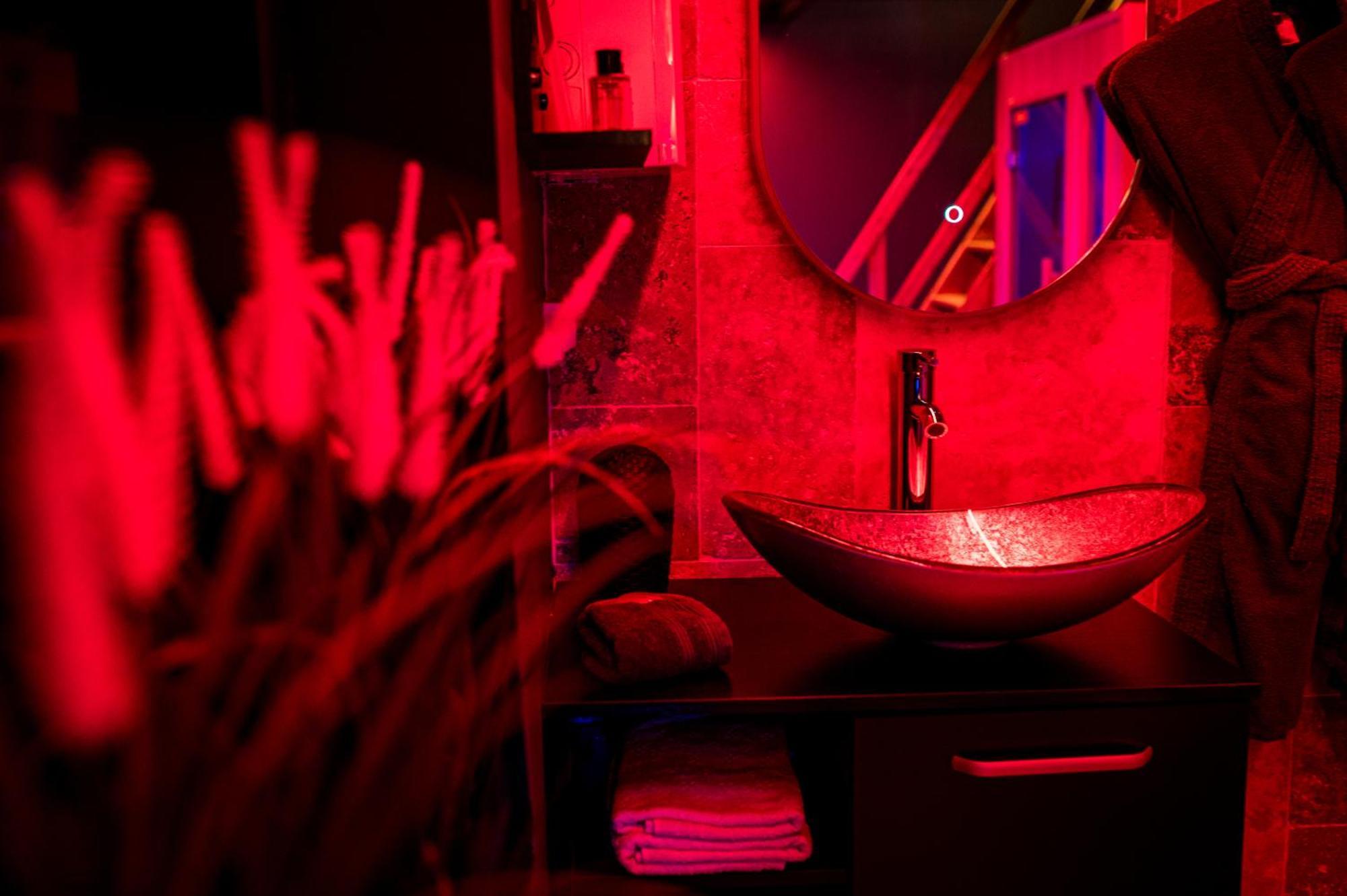 Loveroom Sauna, Balneo, Parking Prive Dans Le Centre De Онфльор Стая снимка