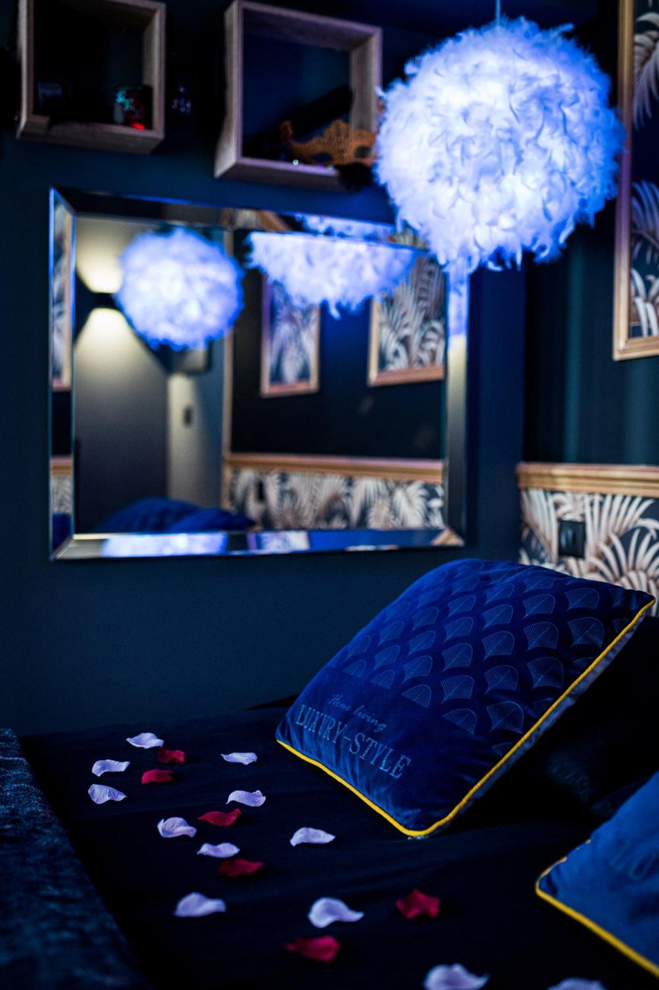 Loveroom Sauna, Balneo, Parking Prive Dans Le Centre De Онфльор Стая снимка